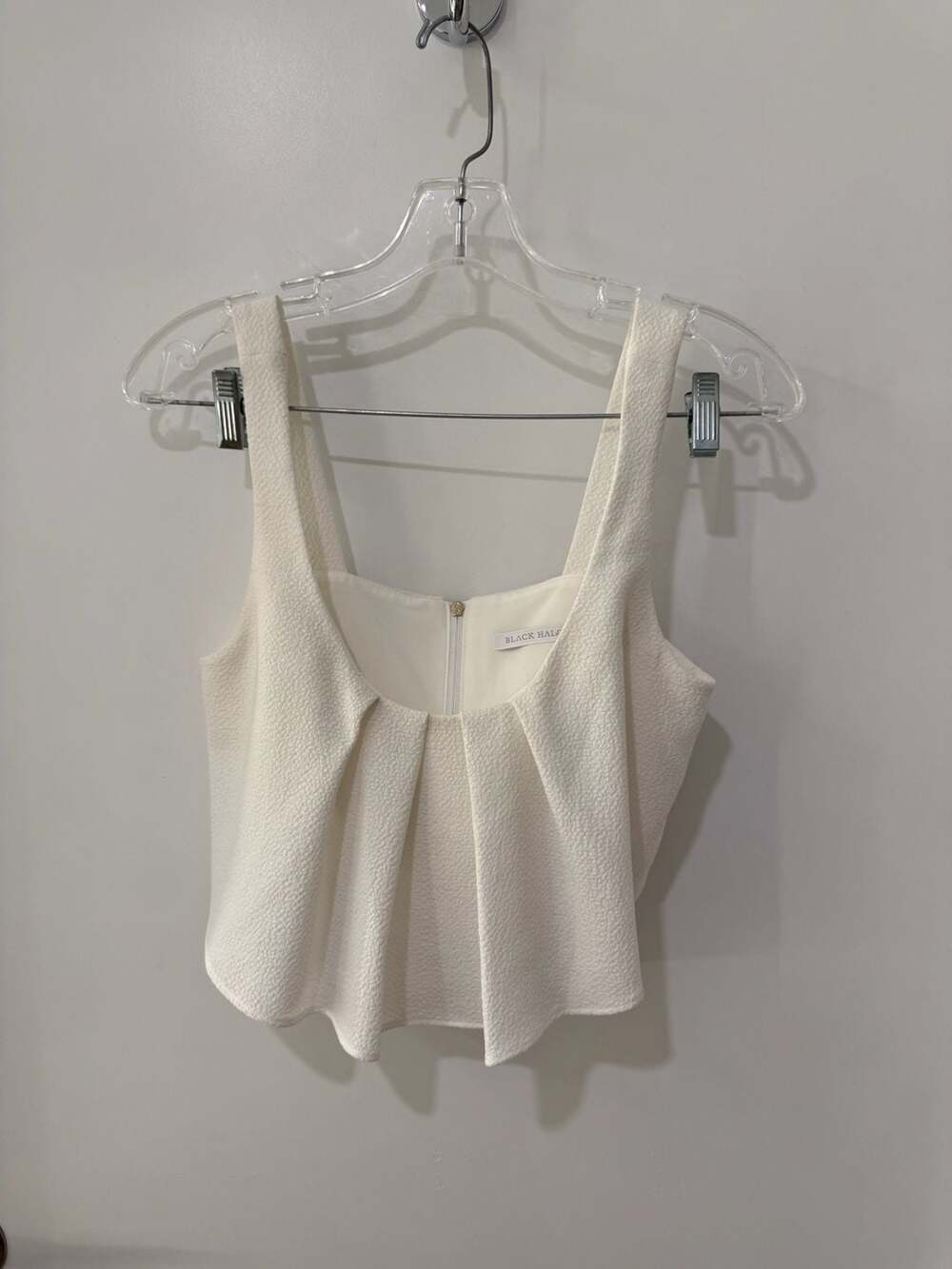 Black Halo White Sleeveless Crepe Crop Top Size 2